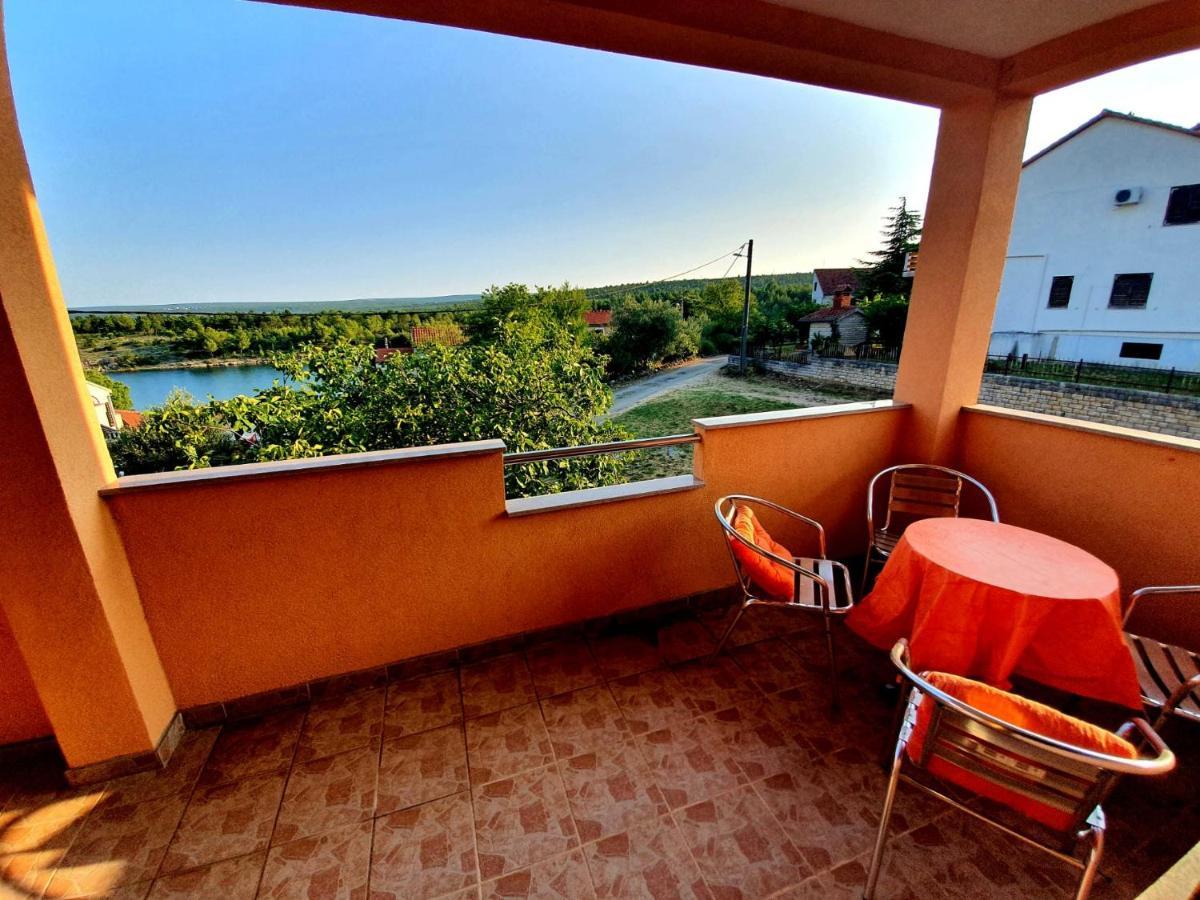 Apartmani Desnica Kruševo 外观 照片